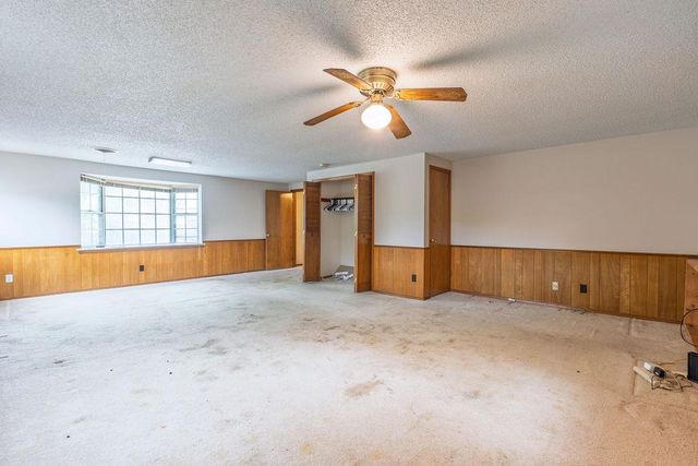 9 N Gilpin Avenue, Shawnee, OK 74804