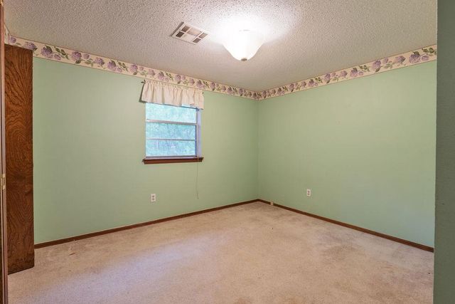 9 N Gilpin Avenue, Shawnee, OK 74804