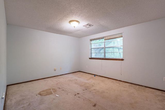 9 N Gilpin Avenue, Shawnee, OK 74804