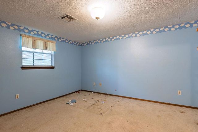 9 N Gilpin Avenue, Shawnee, OK 74804