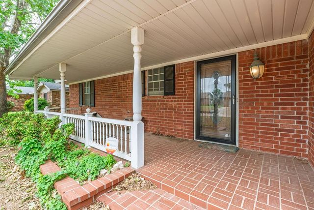 9 N Gilpin Avenue, Shawnee, OK 74804