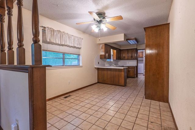 9 N Gilpin Avenue, Shawnee, OK 74804