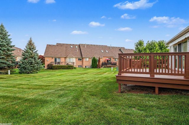 52109 E Westgrove Ct. Court, Macomb Twp, MI 48042