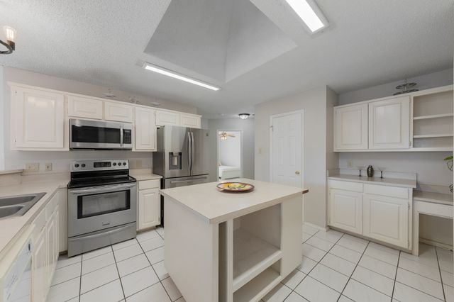 705 Western Trail, Keller, TX 76248