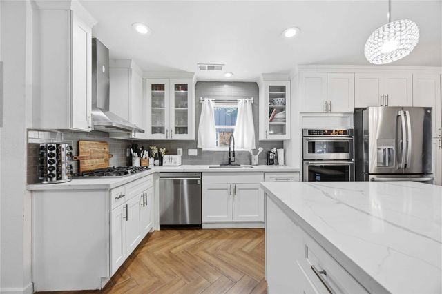 6131 Dumfries Drive, Houston, TX 77096