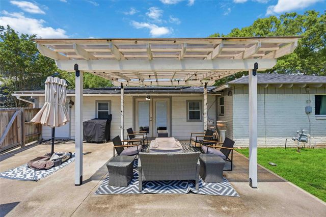 6131 Dumfries Drive, Houston, TX 77096