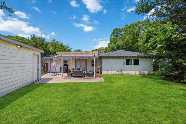 6131 Dumfries Drive, Houston, TX 77096