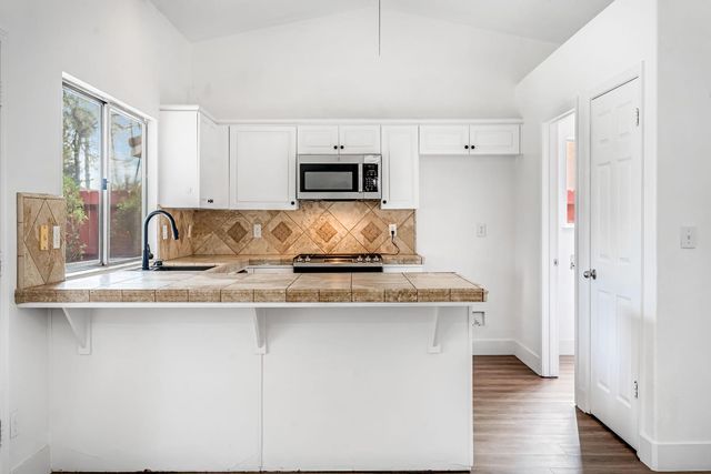 5526 N Delbert Avenue, Fresno, CA 93722