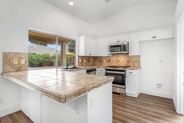 5526 N Delbert Avenue, Fresno, CA 93722