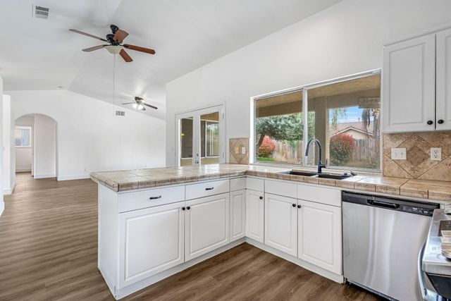 5526 N Delbert Avenue, Fresno, CA 93722