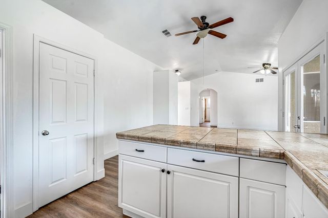 5526 N Delbert Avenue, Fresno, CA 93722