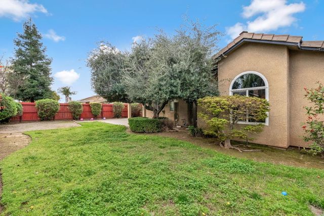 5526 N Delbert Avenue, Fresno, CA 93722