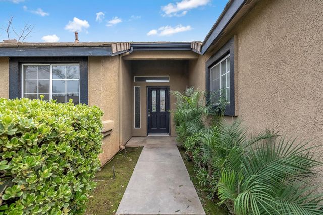 5526 N Delbert Avenue, Fresno, CA 93722