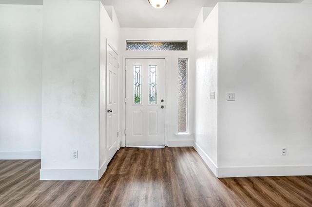 5526 N Delbert Avenue, Fresno, CA 93722