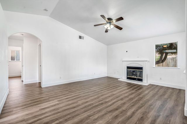 5526 N Delbert Avenue, Fresno, CA 93722