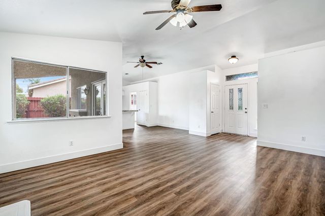 5526 N Delbert Avenue, Fresno, CA 93722