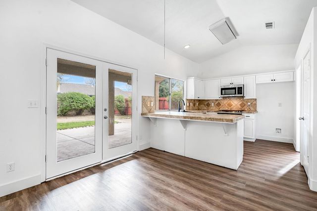 5526 N Delbert Avenue, Fresno, CA 93722