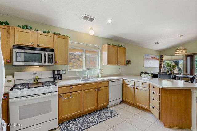 2519 SILVER HAWK Avenue, Las Cruces, NM 88011