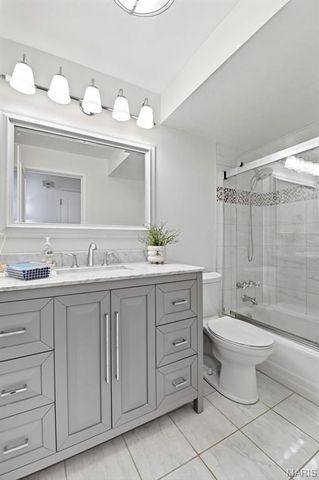 9506 Trinadad Lane, St Louis, MO 63126