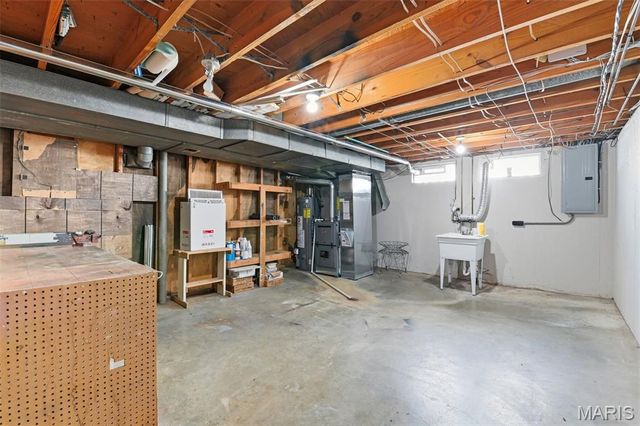 9506 Trinadad Lane, St Louis, MO 63126