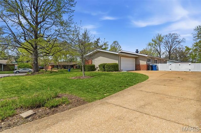 9506 Trinadad Lane, St Louis, MO 63126