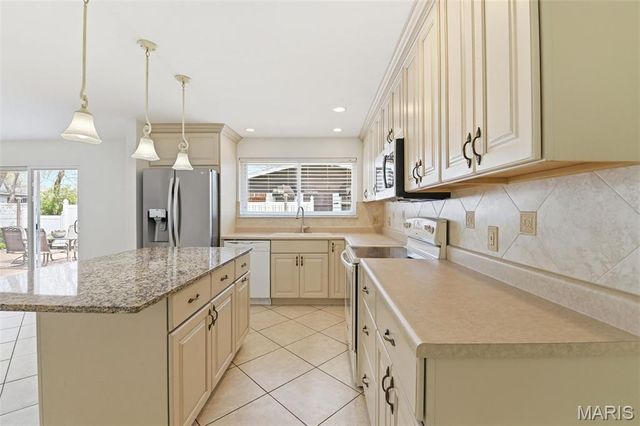 9506 Trinadad Lane, St Louis, MO 63126