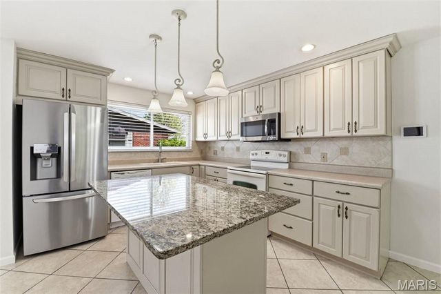 9506 Trinadad Lane, St Louis, MO 63126