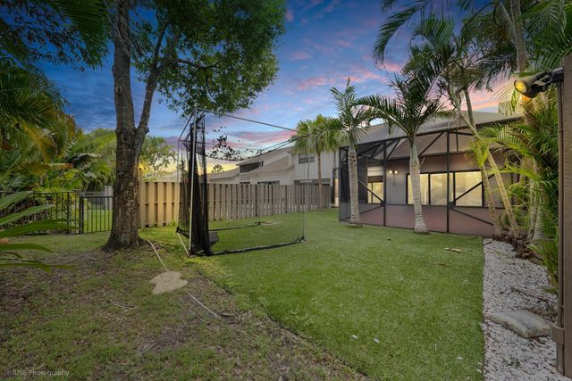 320 Deer Creek Wildwood Lane E, Deerfield Beach, FL 33442