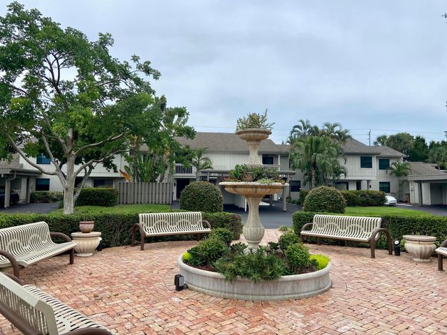 320 Deer Creek Wildwood Lane E, Deerfield Beach, FL 33442