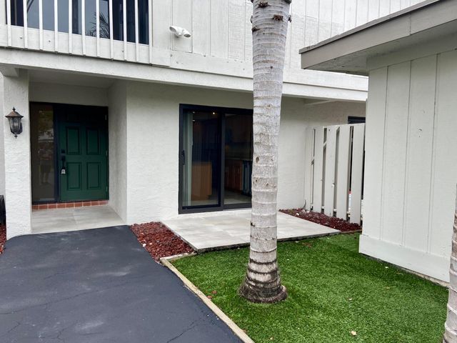 320 Deer Creek Wildwood Lane E, Deerfield Beach, FL 33442