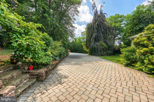 136 RATHTON RD, York, PA 17403