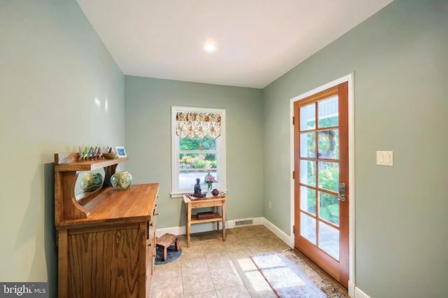 136 RATHTON RD, York, PA 17403