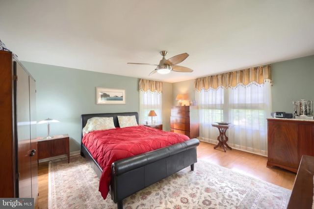 136 RATHTON RD, York, PA 17403