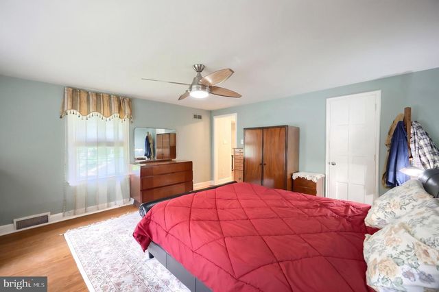 136 RATHTON RD, York, PA 17403