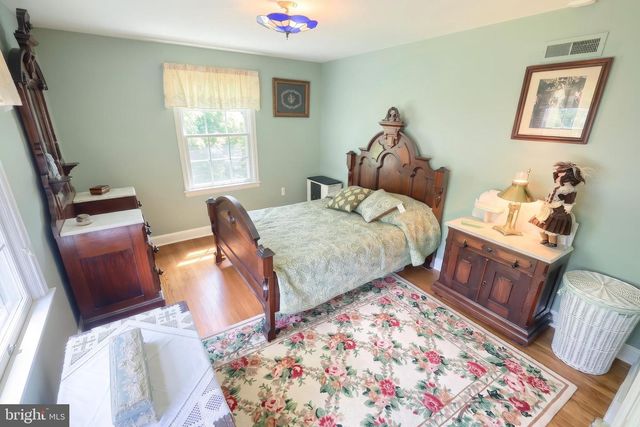 136 RATHTON RD, York, PA 17403