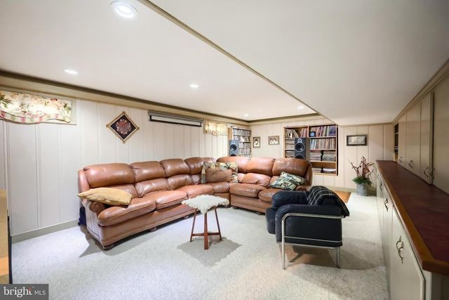 136 RATHTON RD, York, PA 17403