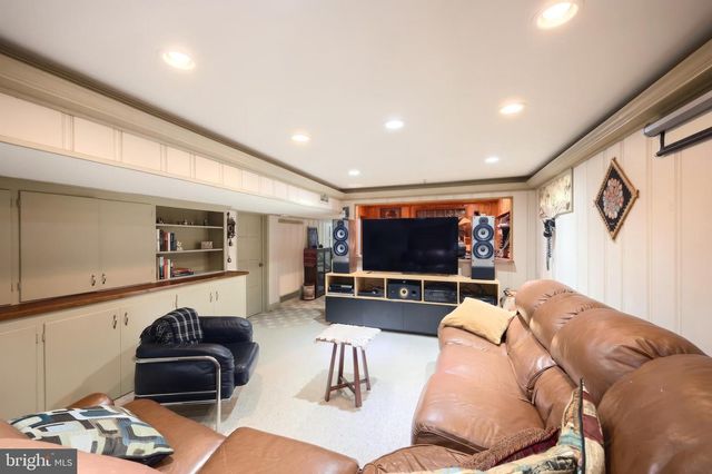136 RATHTON RD, York, PA 17403