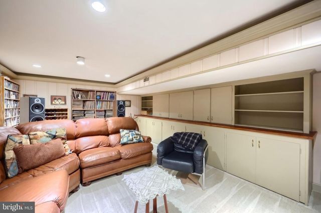 136 RATHTON RD, York, PA 17403