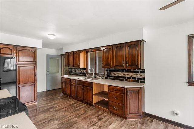 2163 Hollywood Street NE, Warren, OH 44483