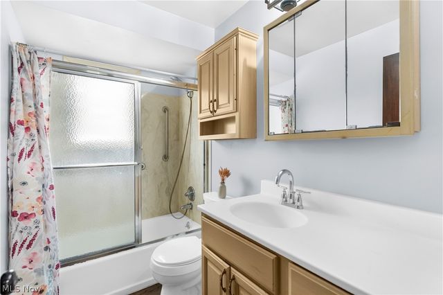 2163 Hollywood Street NE, Warren, OH 44483