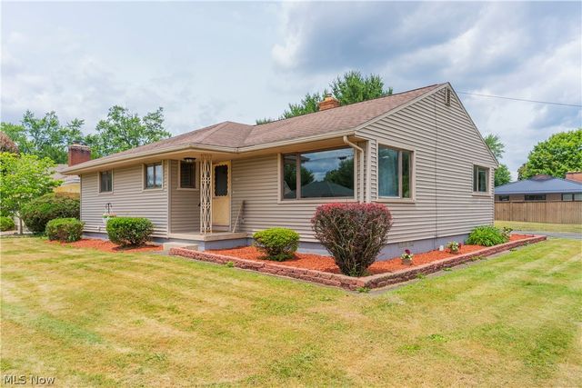 2163 Hollywood Street NE, Warren, OH 44483