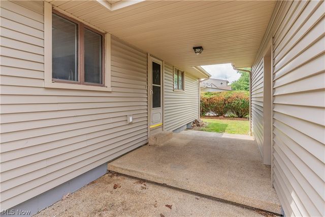 2163 Hollywood Street NE, Warren, OH 44483