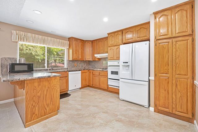 2513 Knightwood Way, Rancho Cordova, CA 95670