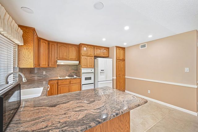 2513 Knightwood Way, Rancho Cordova, CA 95670