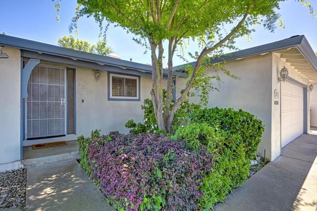 2513 Knightwood Way, Rancho Cordova, CA 95670