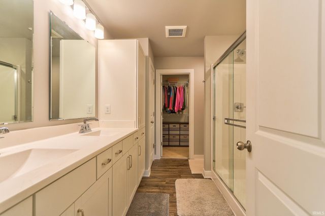 5509 Baywater Drive, Newburgh, IN 47630