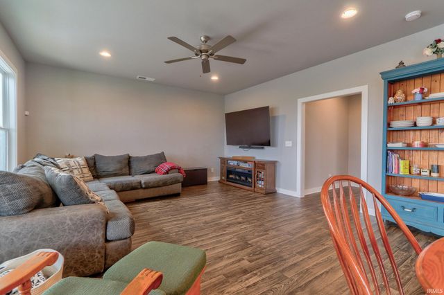 5509 Baywater Drive, Newburgh, IN 47630