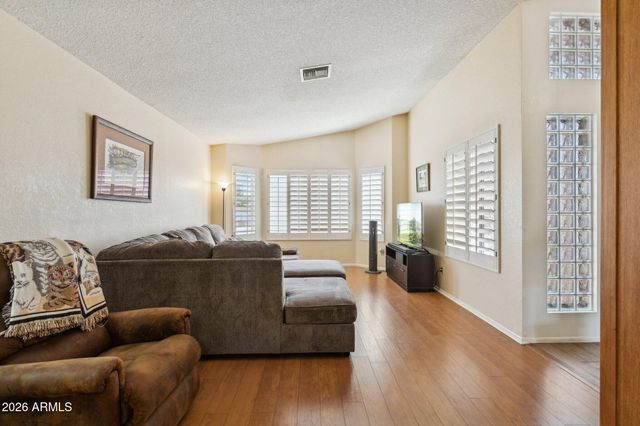 10908 N 57TH Avenue, Glendale, AZ 85304