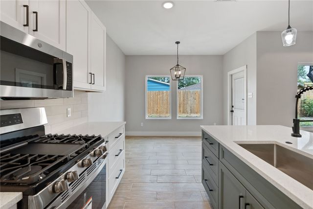 2813 Alvin Dr, Corpus Christi, TX 78415