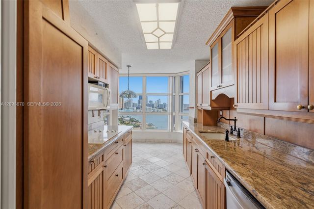 19195 NE 36th Court 2410, Aventura, FL 33180